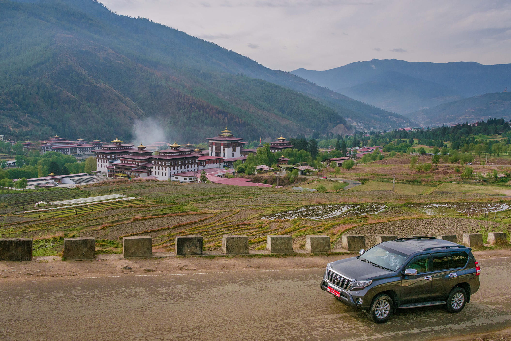Travel comfortably through mountain roads, valleys and unforgettable landscapes